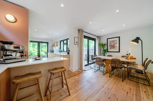 Kitchen diner angle 1- click for photo gallery
